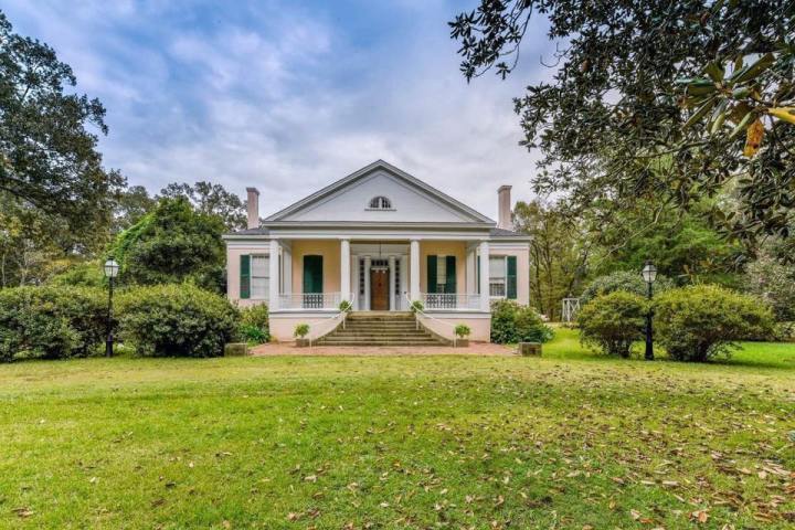 a large lawn in front of a house