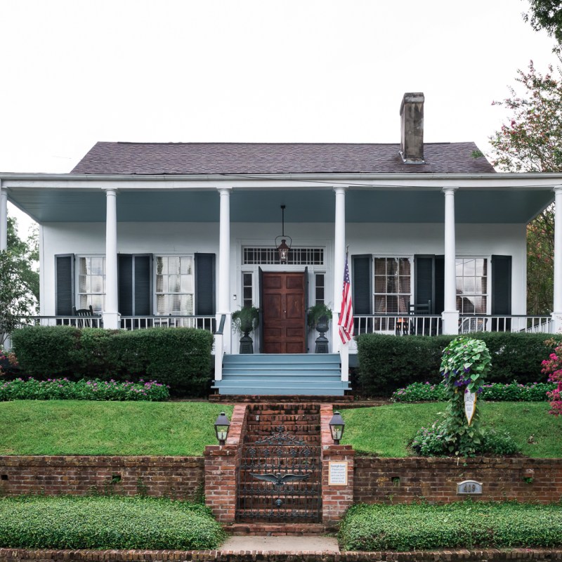 a garden in front of a house