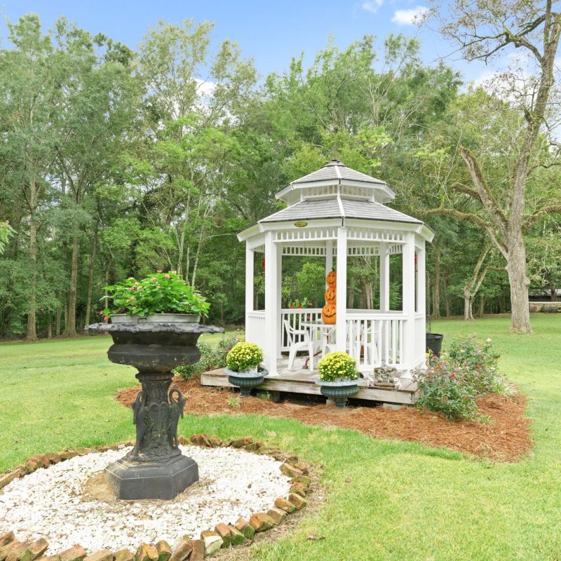 a fire hydrant in the middle of a park